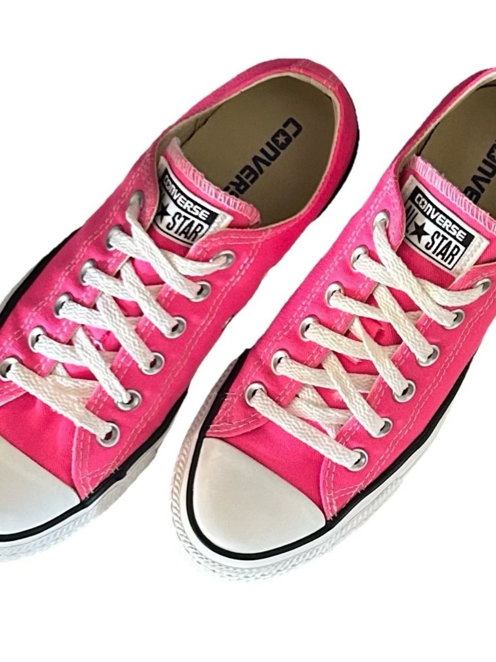 Converse All Stars Low Top Sneakers in Hot Pink Women’s Size 8